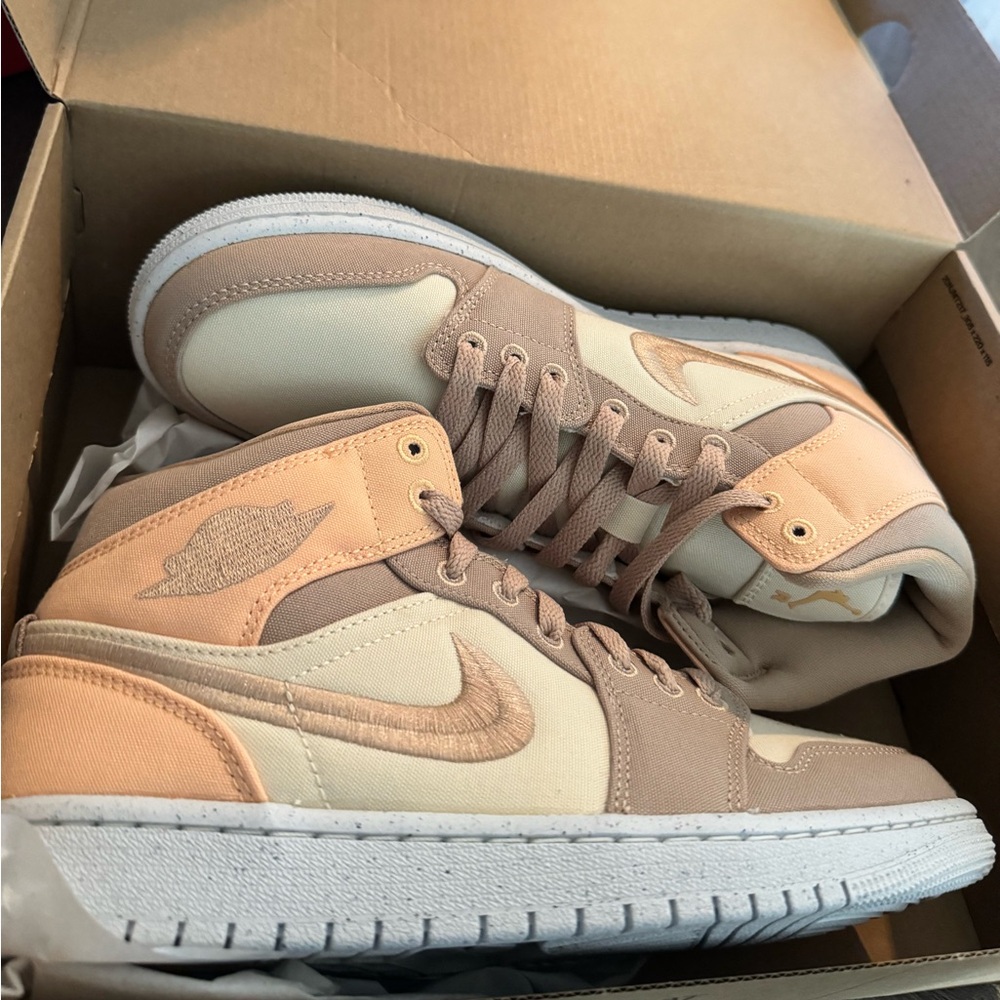 Nike Air Jordan mids
